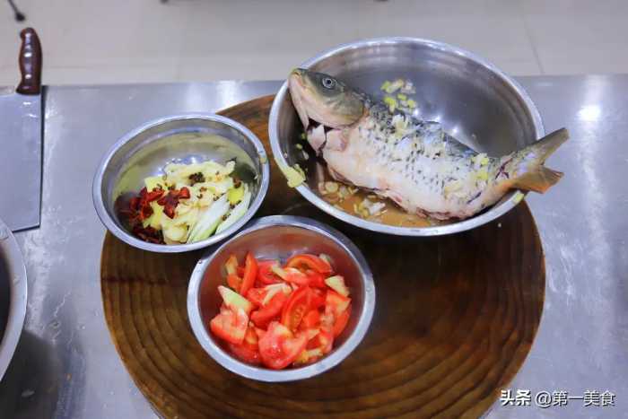 厨师长分享正宗的红烧鱼，教程详细简单实用，可以当做招牌菜