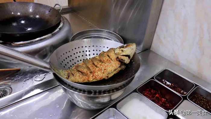 厨师长分享正宗的红烧鱼，教程详细简单实用，可以当做招牌菜